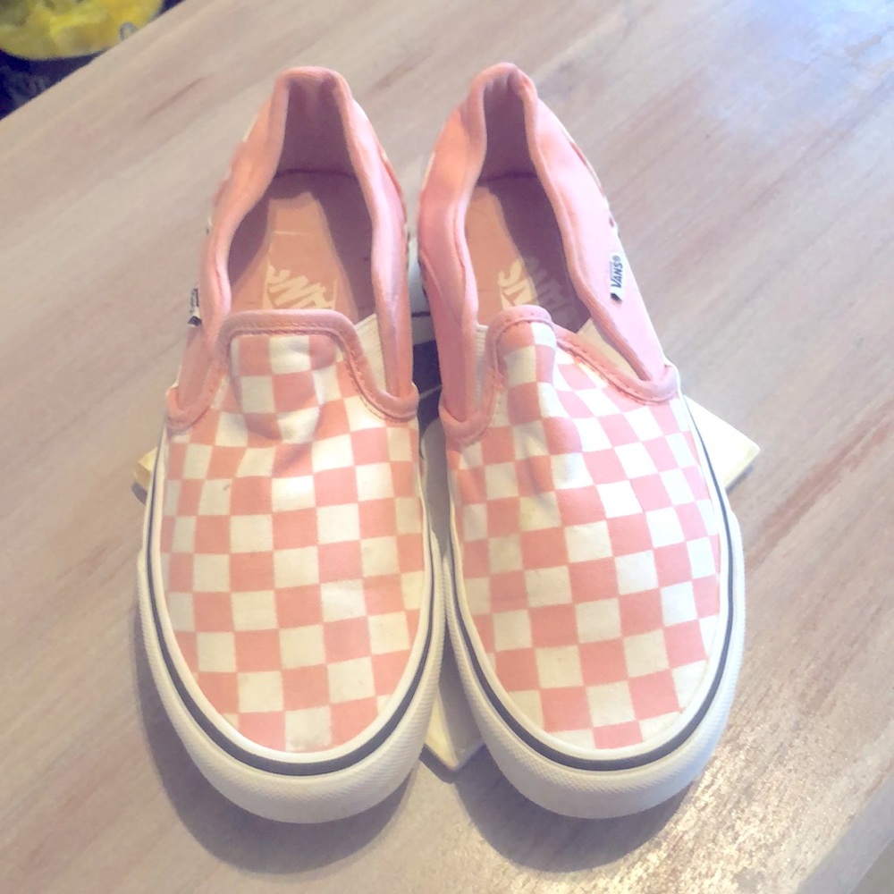 Vans shoes! 💕 pink and white size 6